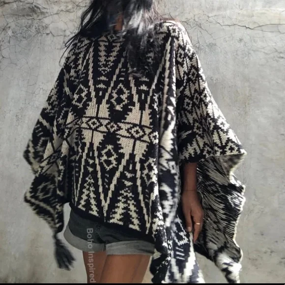 SOLD OUT Black & White Tribal Aztec Western Printed Knit Poncho Tassel Trimmed - Picture 3 of 5